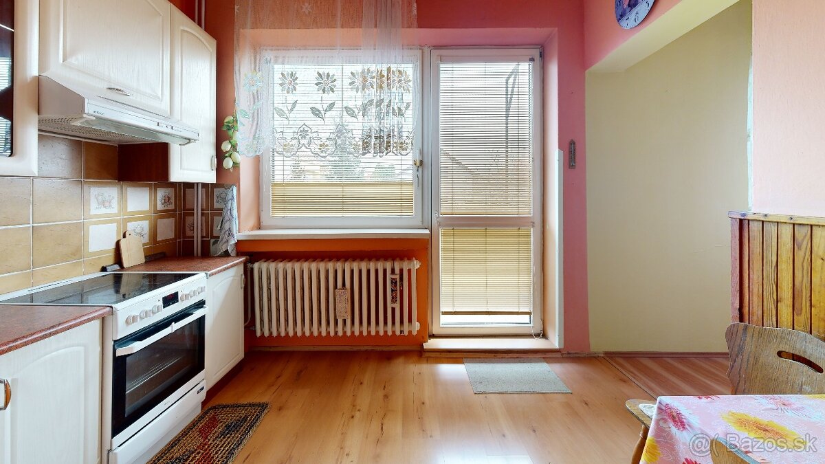 Na predaj veľký 3 podlažný dom Šulekovo, pozemok 524m2 - 7