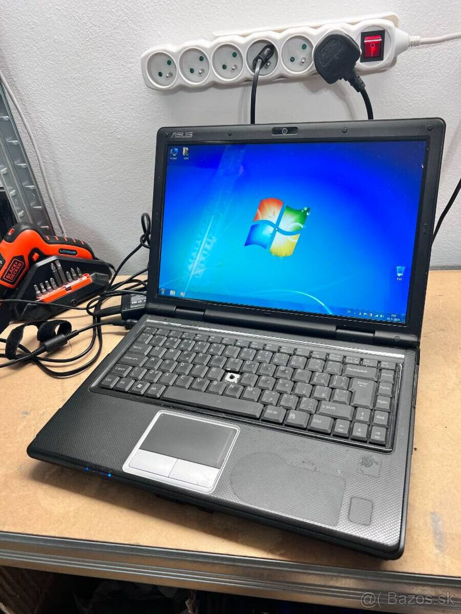 Predám notebook Asus Intel Core2Duo 2x2,00GHz.3gb ram.160gbH - 7