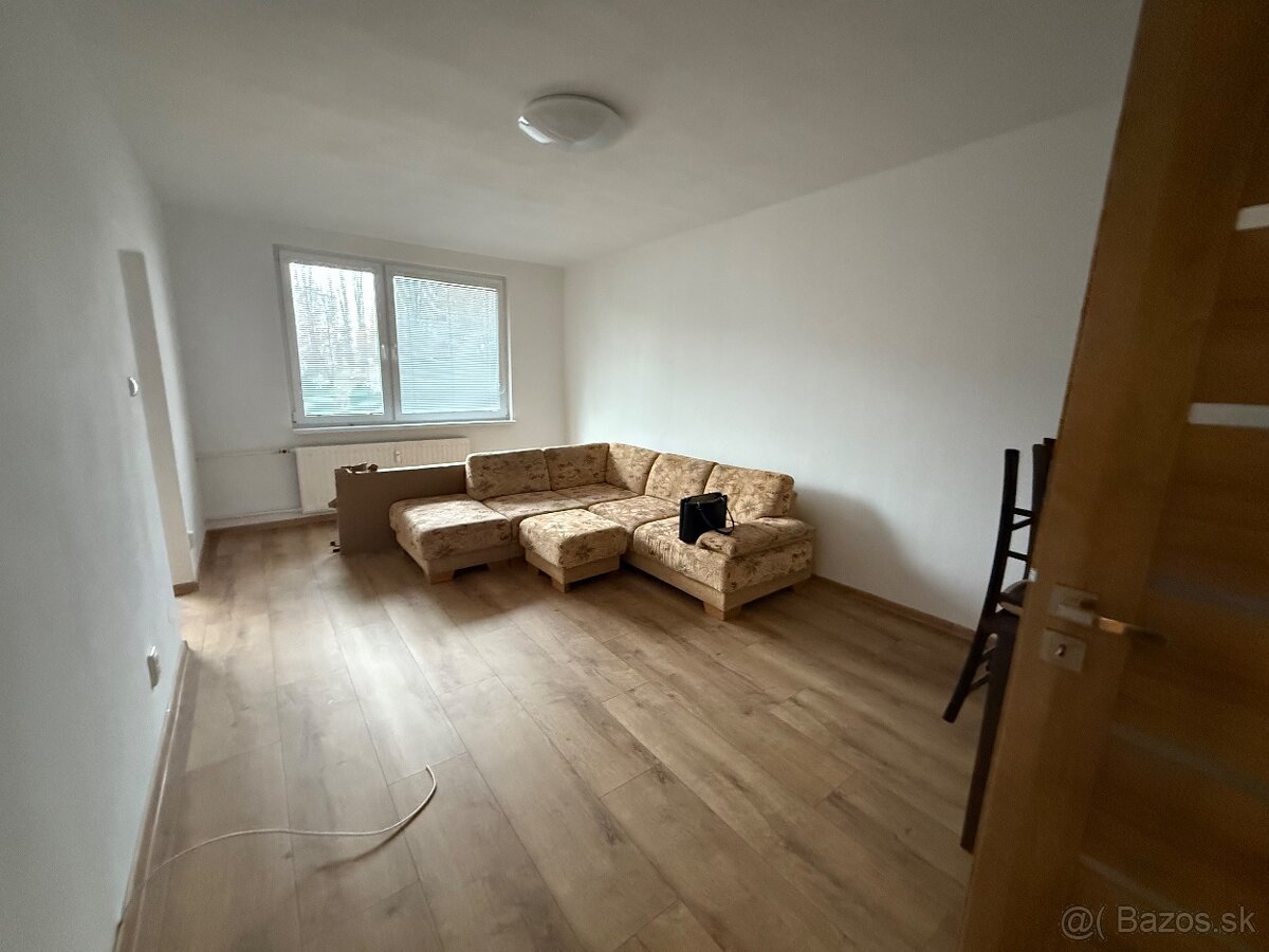 NOVINKA na prenájom 3 izbový byt VÝCHOD - 7