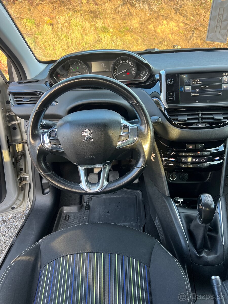 Peugeot 208 - 7
