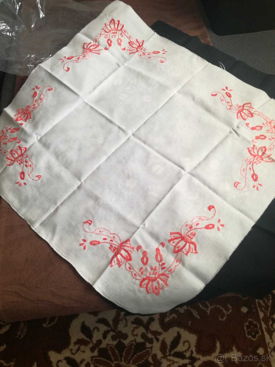 Látky na predaj,vyšívané prestierania - 7