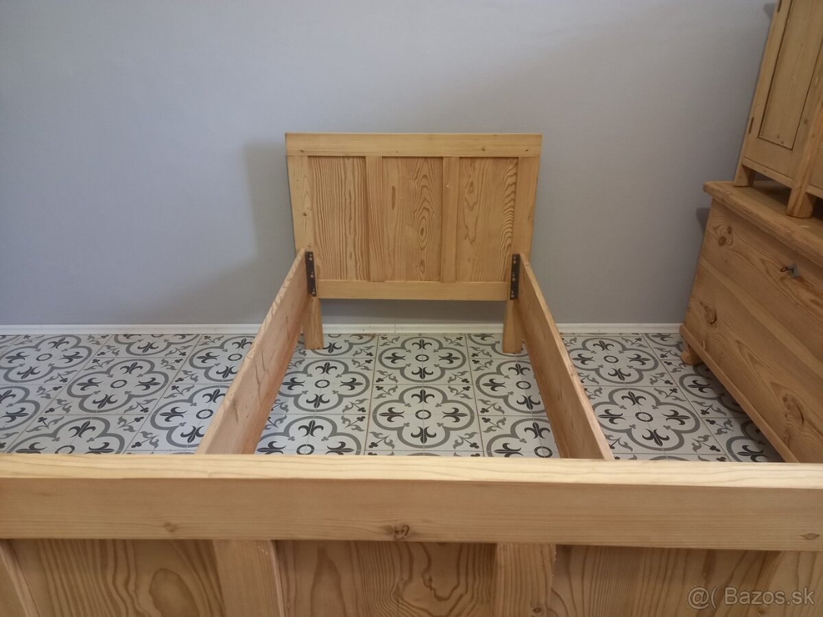 Stará secesní postel po renovaci - 7