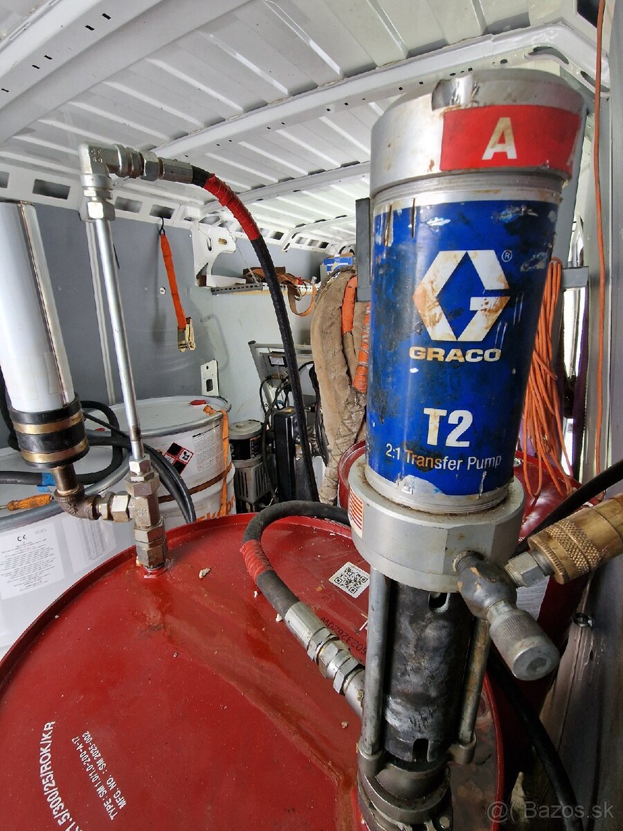 Stroj na striekanu izoláciu graco a 25 - 7