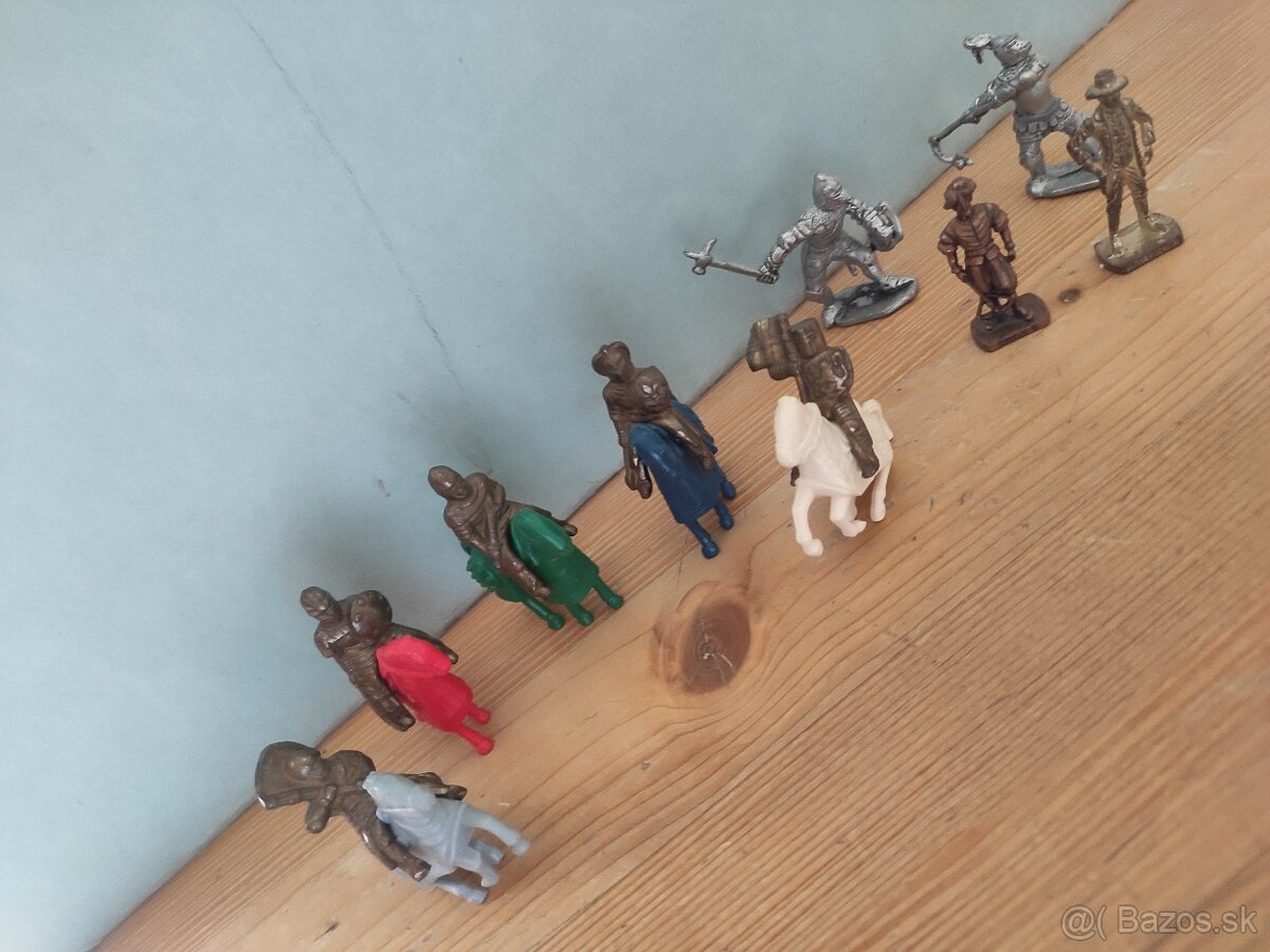 Predam zberatelske kalendare, kalendariky a vlajocky - 7