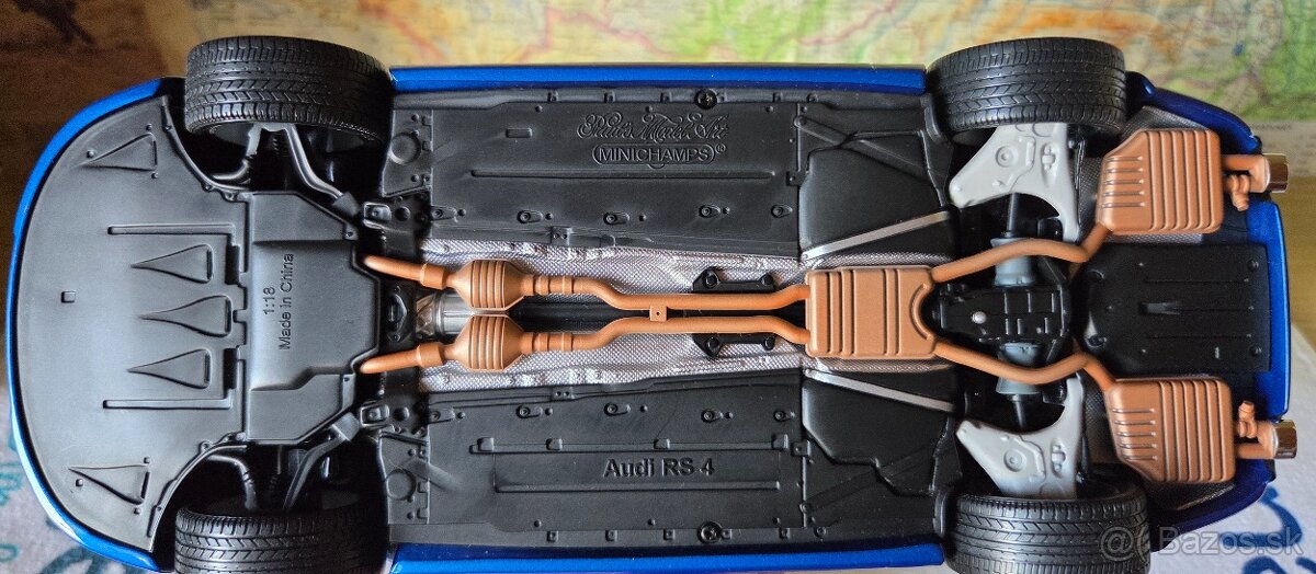 Audi RS 4 B7 1:18 - 7