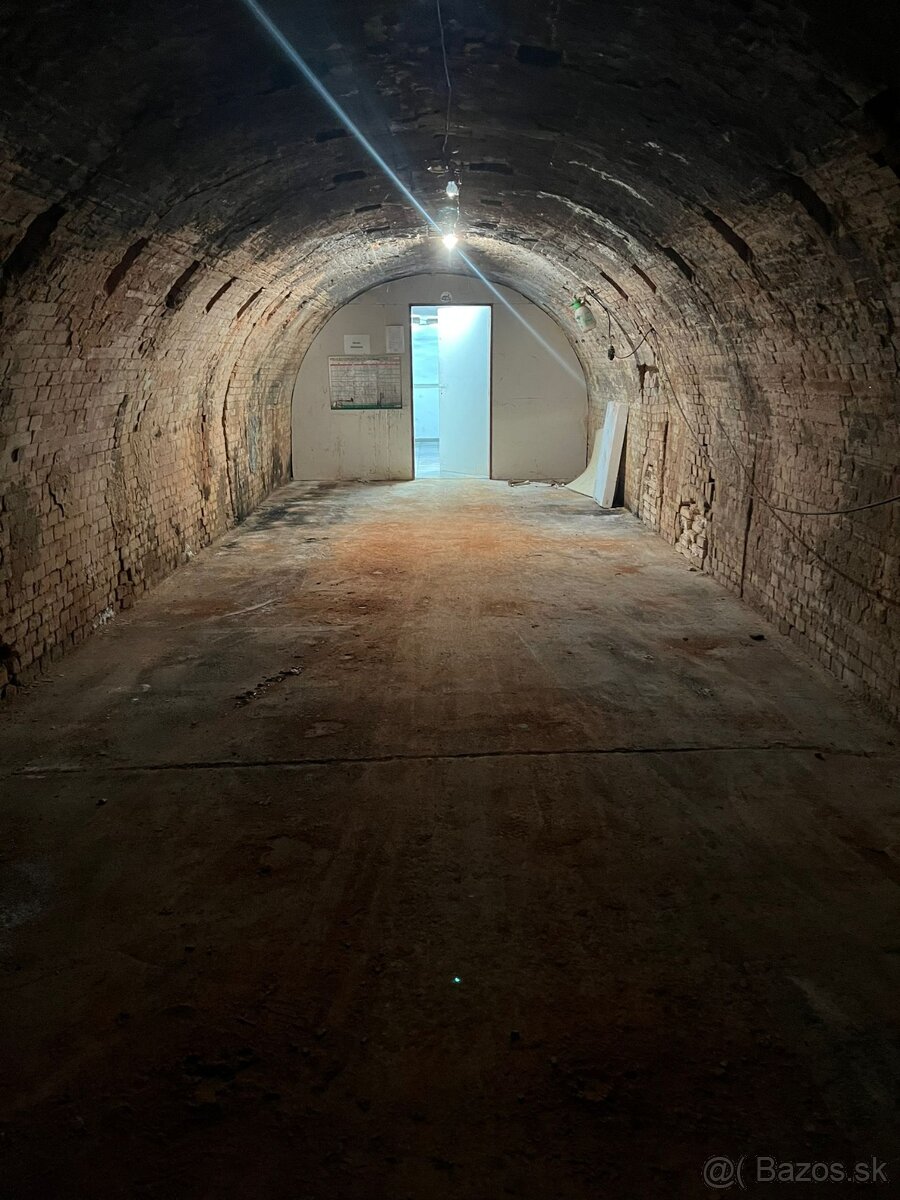 Skladové priestory + kancelária - 7