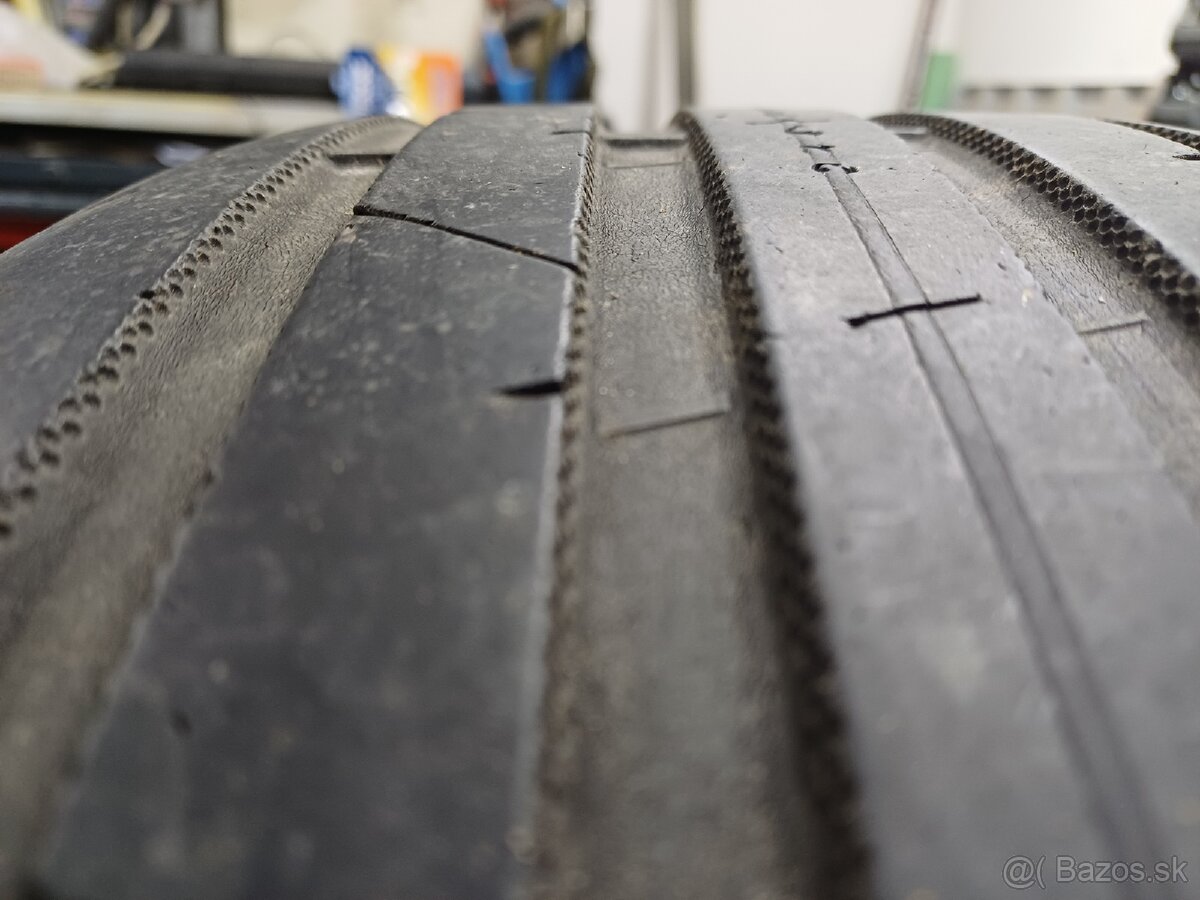 Letne 225/55 ZR17 Nokian Hakka Black 2 + pneuservis - 7