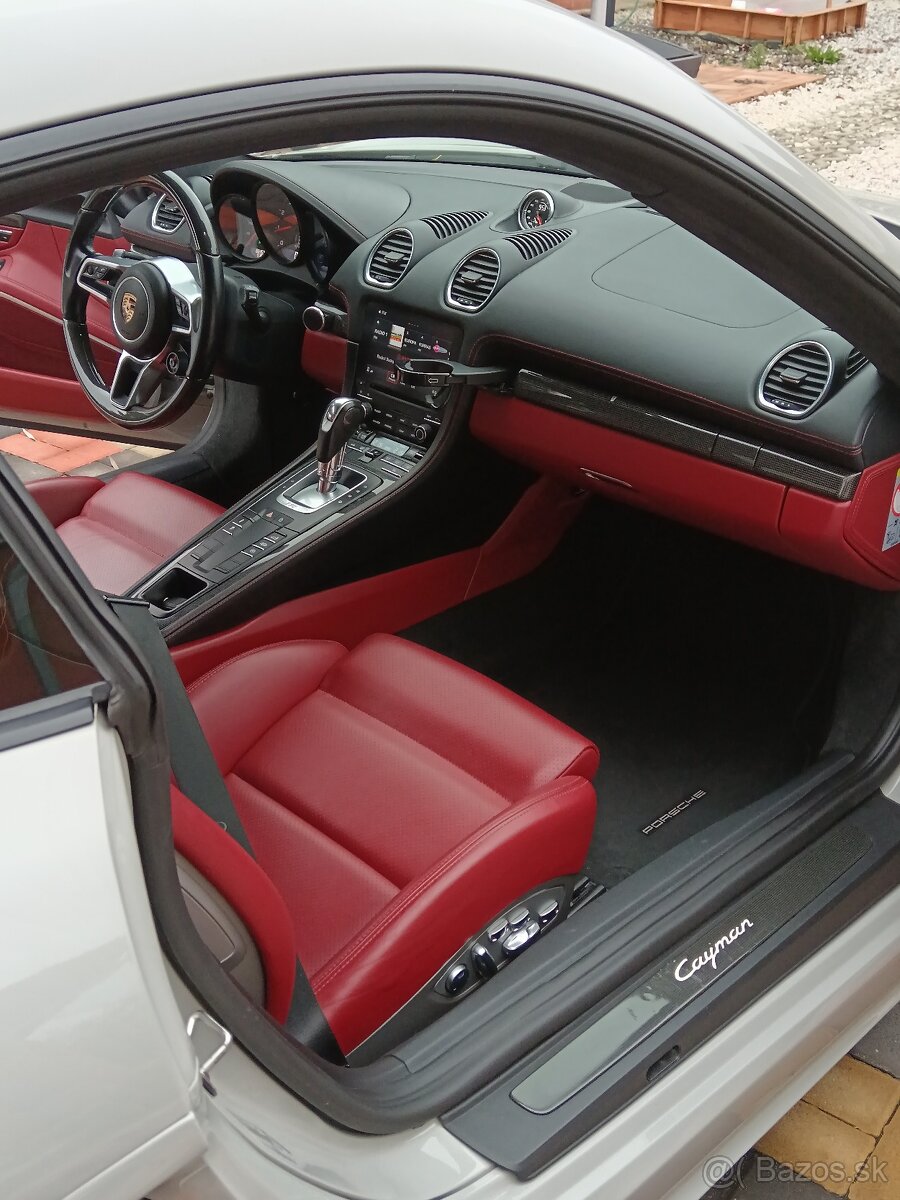Porsche cayman 718 - 7