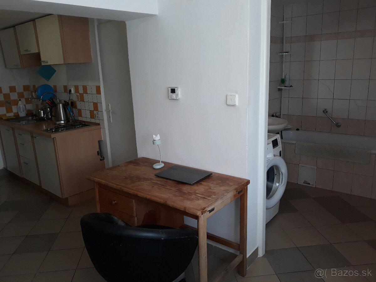 Utulny 3-izbovy rodinny dom Bratislava-Lamac - 7