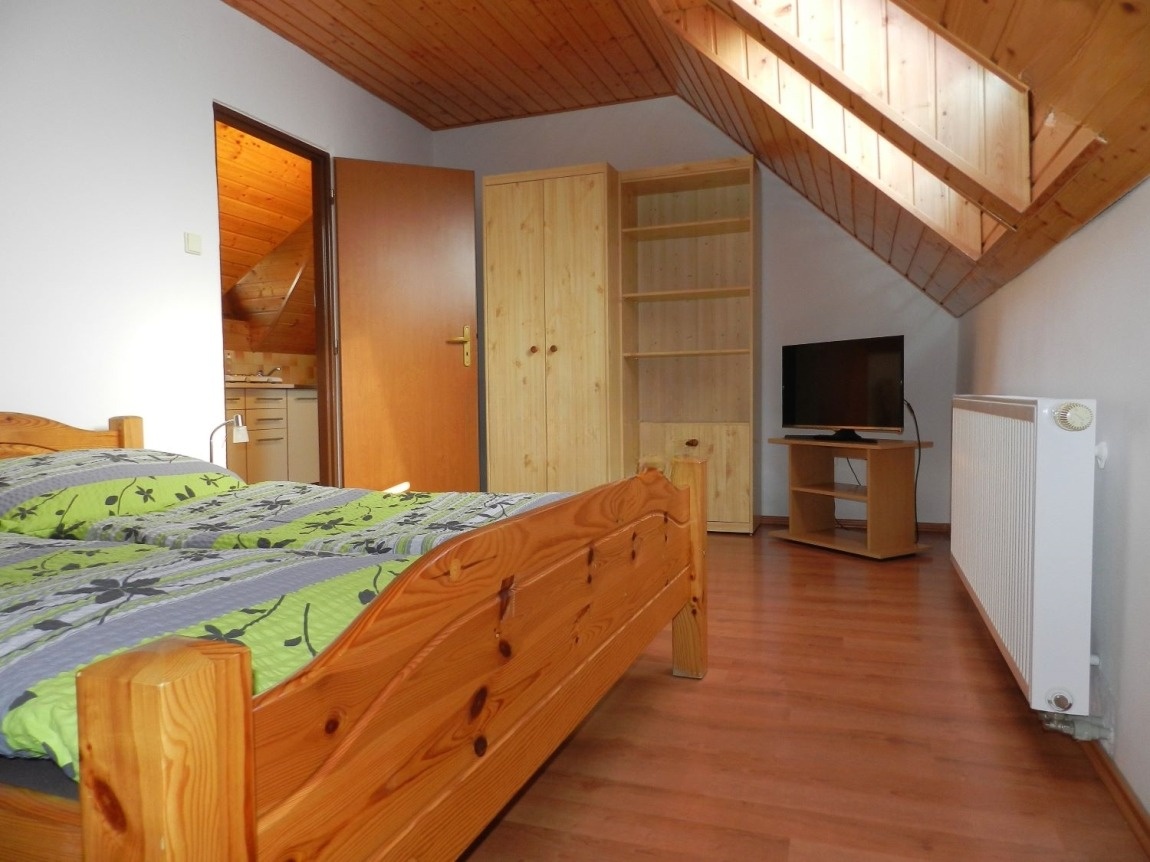 Penzión so samostatným obchodným priestorom vo Veľkom Mederi - 7