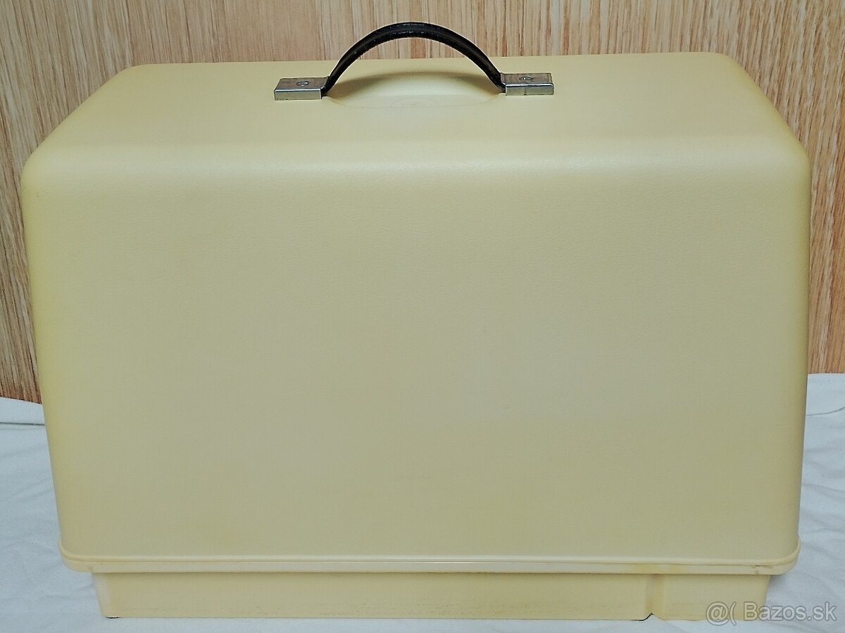 Kufríkový šijací stroj. - 7