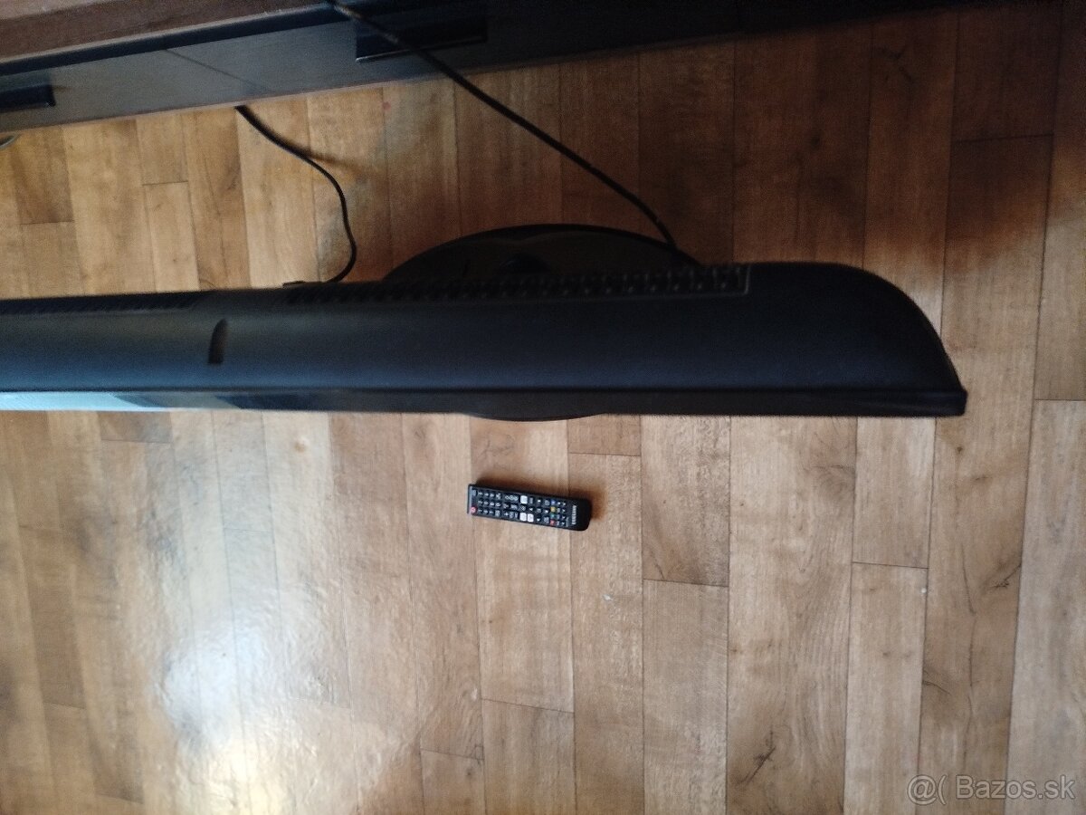 Televízor Samsung 40". 107cm - 7