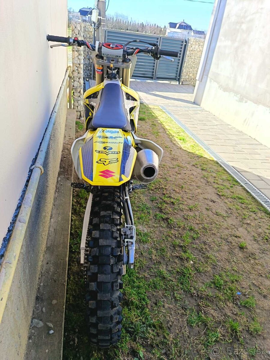 Predám suzuki rmz 450 - 7