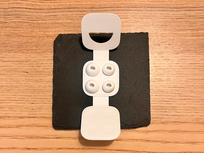 Apple AirPods Pro - 7