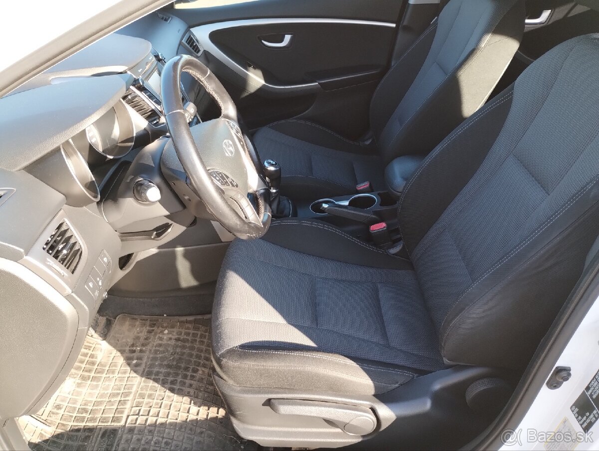 Hyundai i30 cw 1.6 crdi - 7