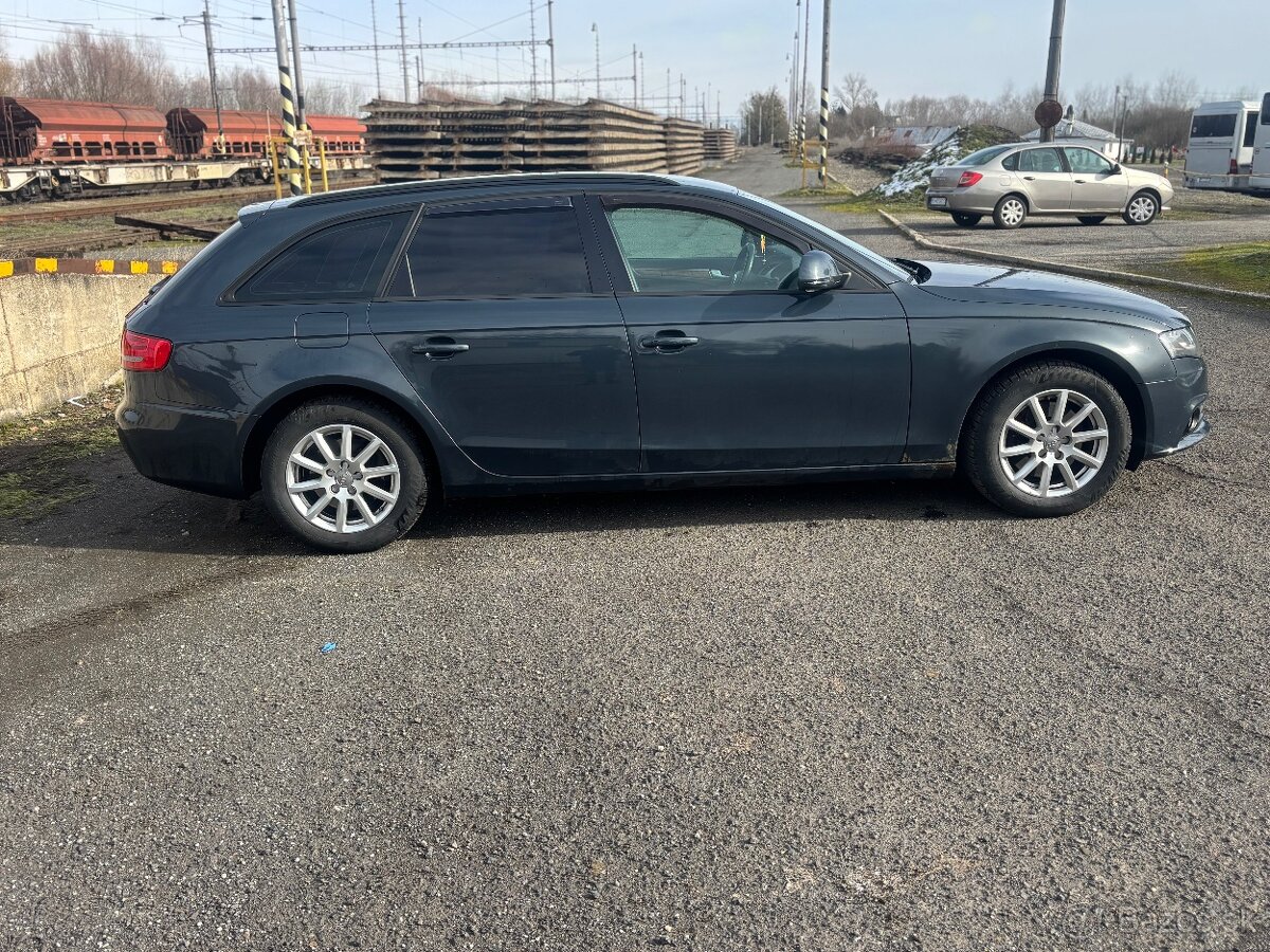 Predám Audi a4b8 2.0TDI - 7