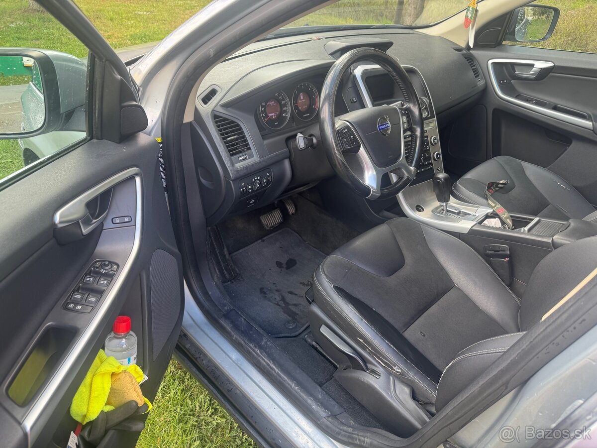 Volvo XC60 2.4d automat AWD - 7