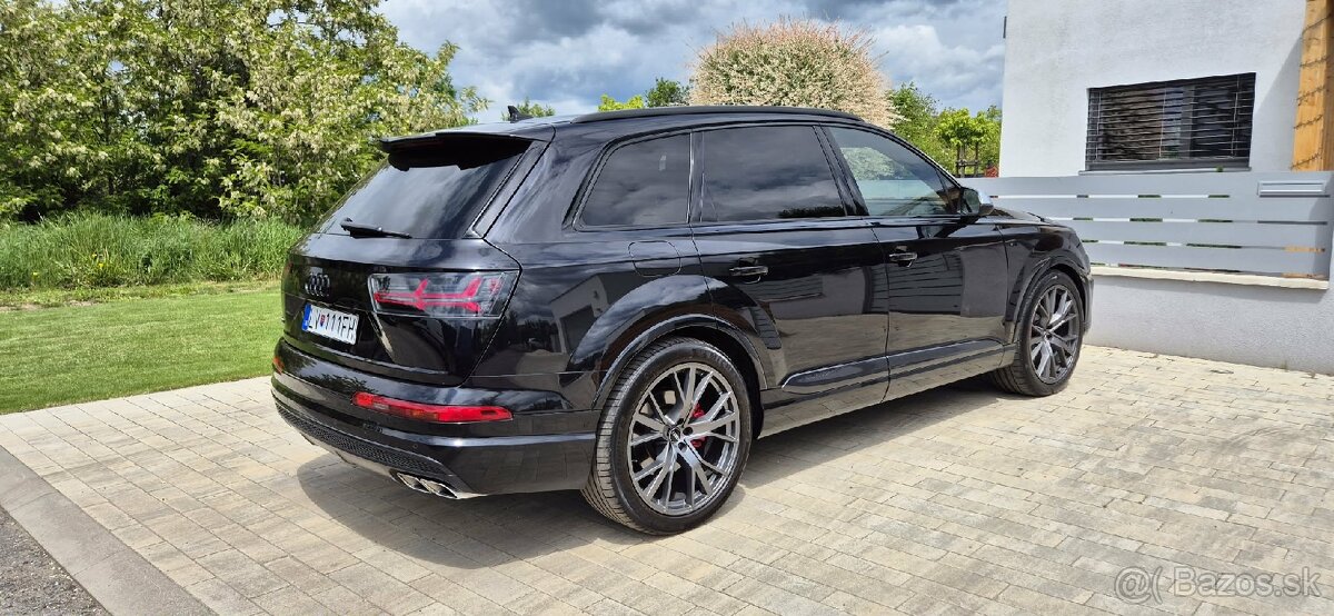 Audi SQ7 - 7