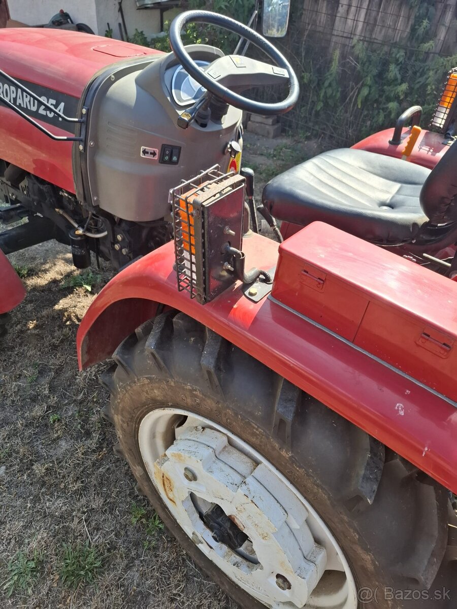 Malo traktor EUROPARD 254 Foton - 7