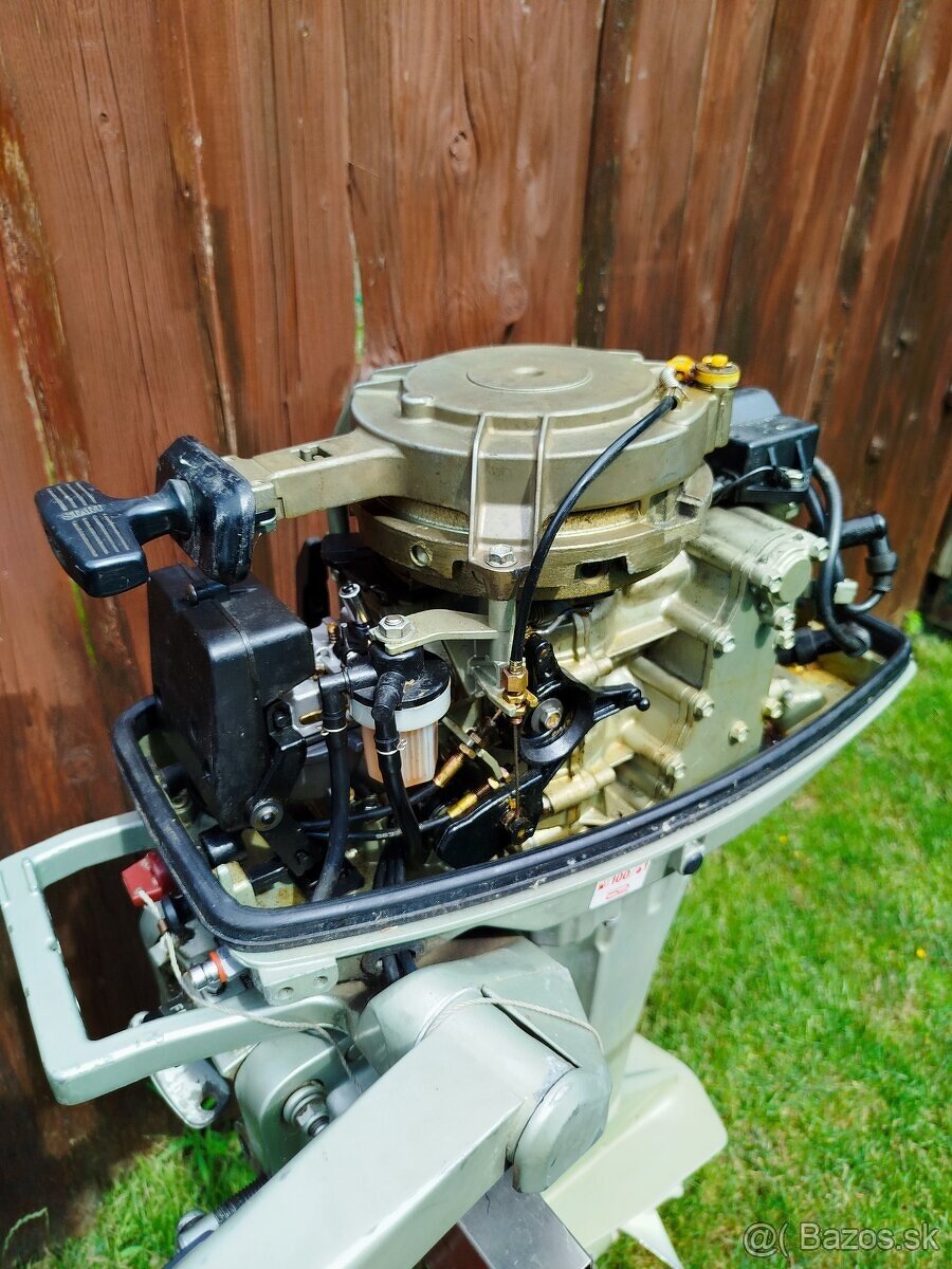 ZÁVESNÝ LODNÝ MOTOR SUZUKI DT 15 - 7