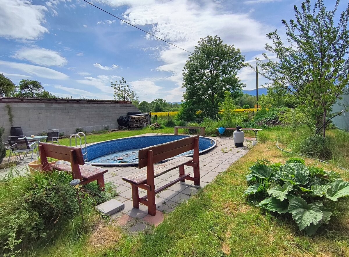 Dom s bazénom v centre - 7