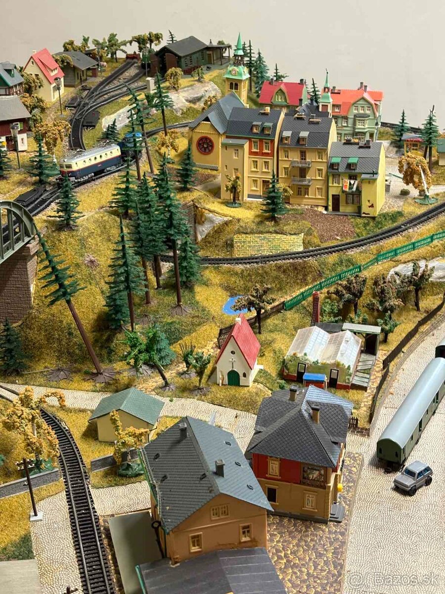 Vláčiky TT - dráha, mesto, budovy, stromy, príslušenstvo - 7