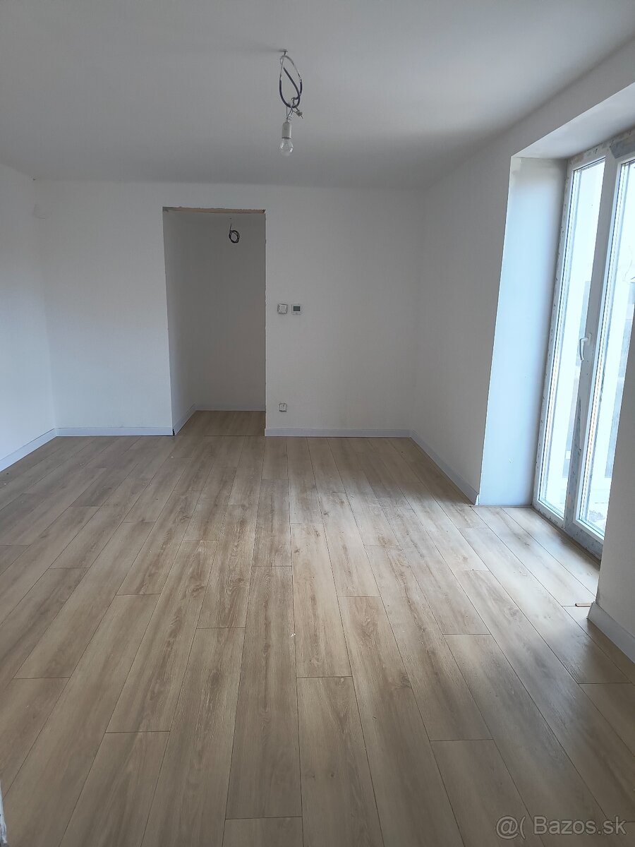 LUXUSNÝ 5 IZB. RD V SENCI V ŠTANDARDE - 7