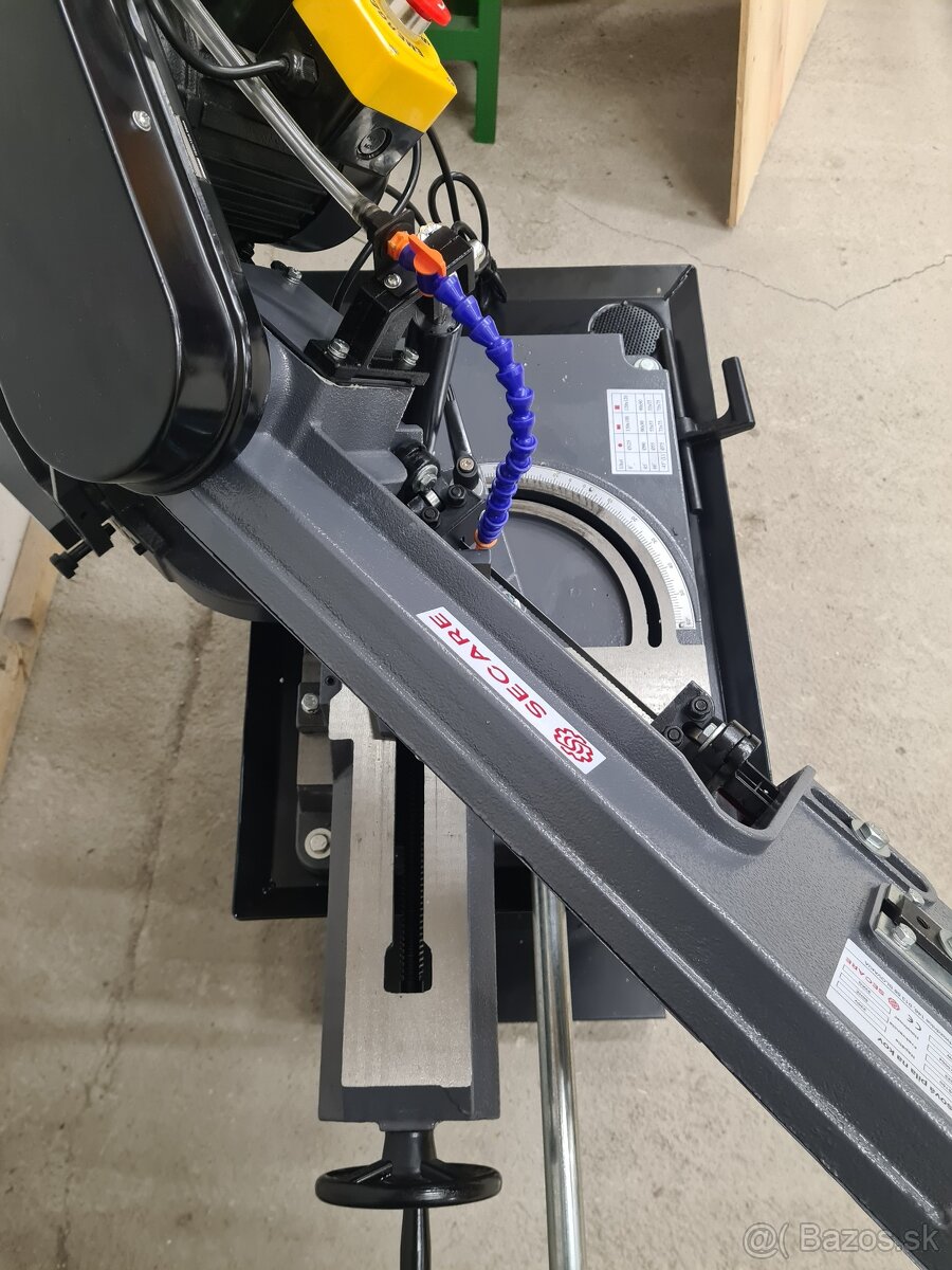 Pásová pila na kov s chladením - 7