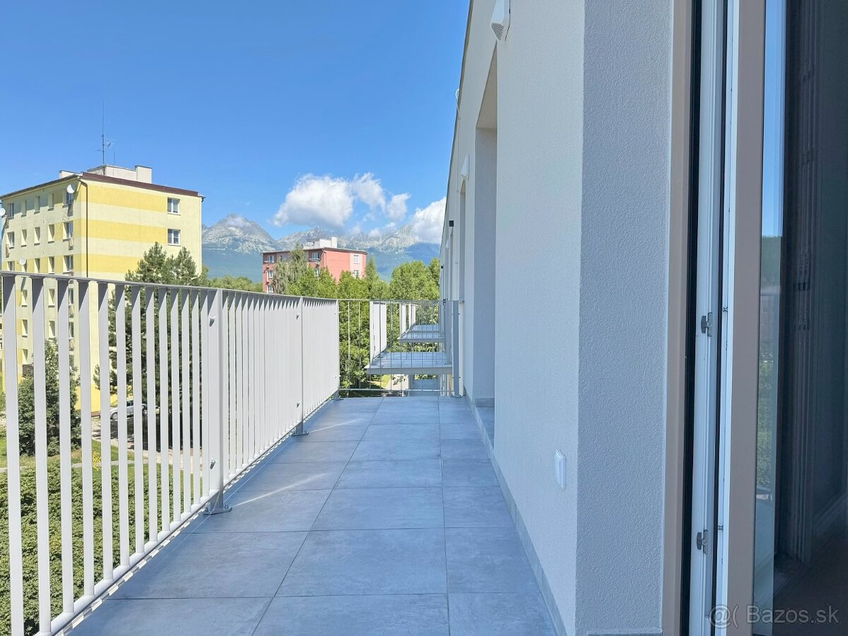 REZERVOVANÝ | 3 izbový byt, strešný s terasou - 7