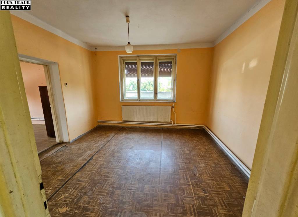 Predáme rodinný dom vo Váhovciach na rožnom pozemku - 7