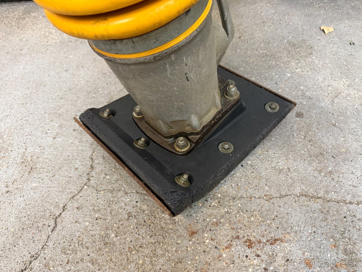 2. Vibračné dusadlo Bomag BT 65 - 7