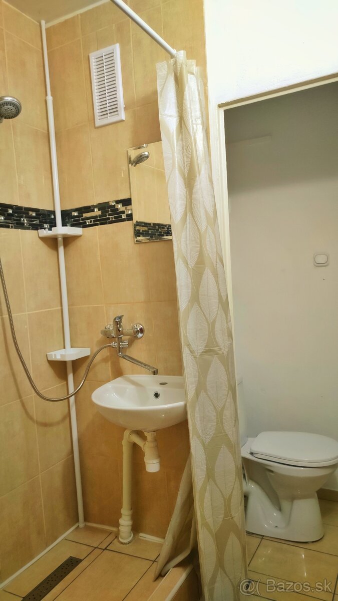 Garsónka s balkónom, Nové Zámky - 7