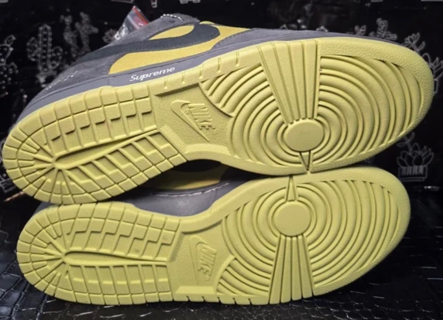 Nike SB Dunk Low x Supreme Grey/Yellow - 7
