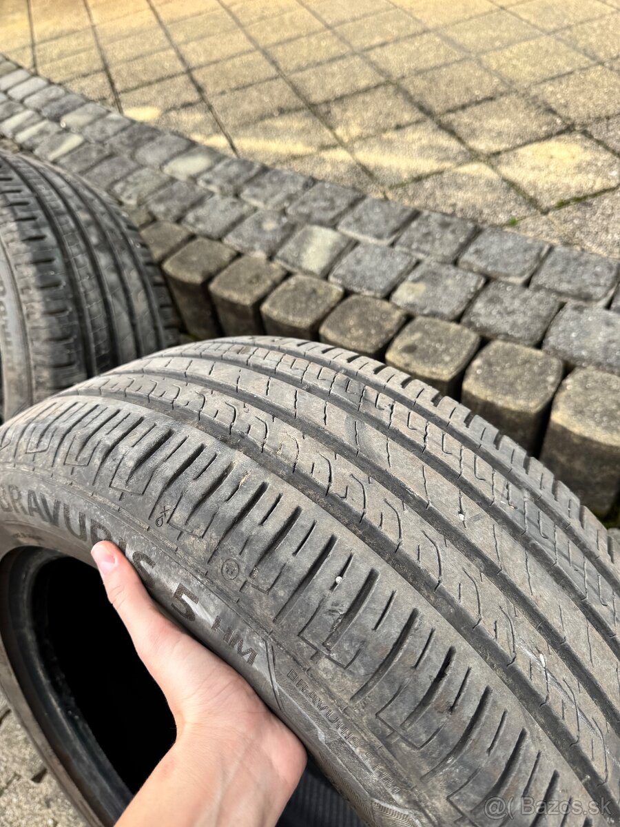 PNEUMATIKY BARUM 215/55 R17 V - 7