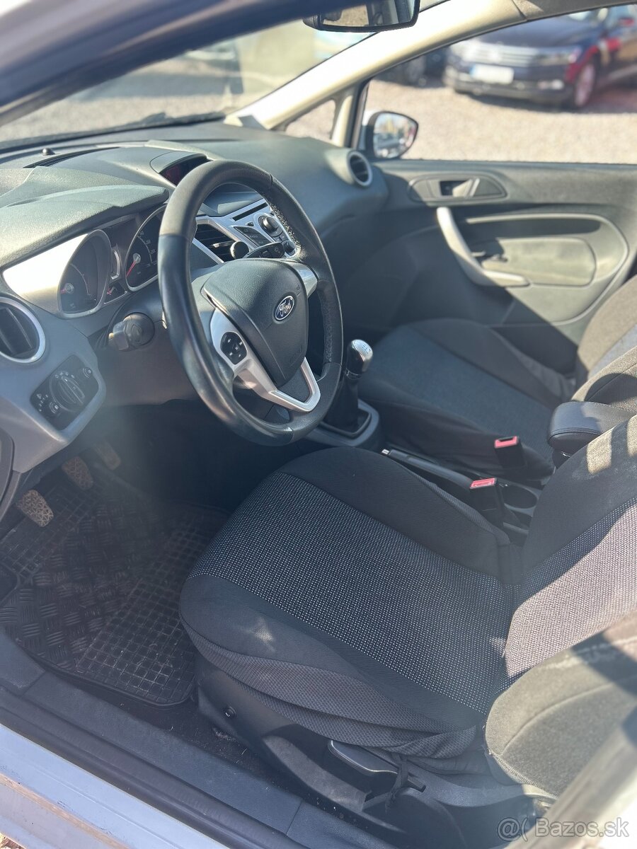 Ford Fiesta 1,6TDCI hatchback,66kw,M5,NM - 7