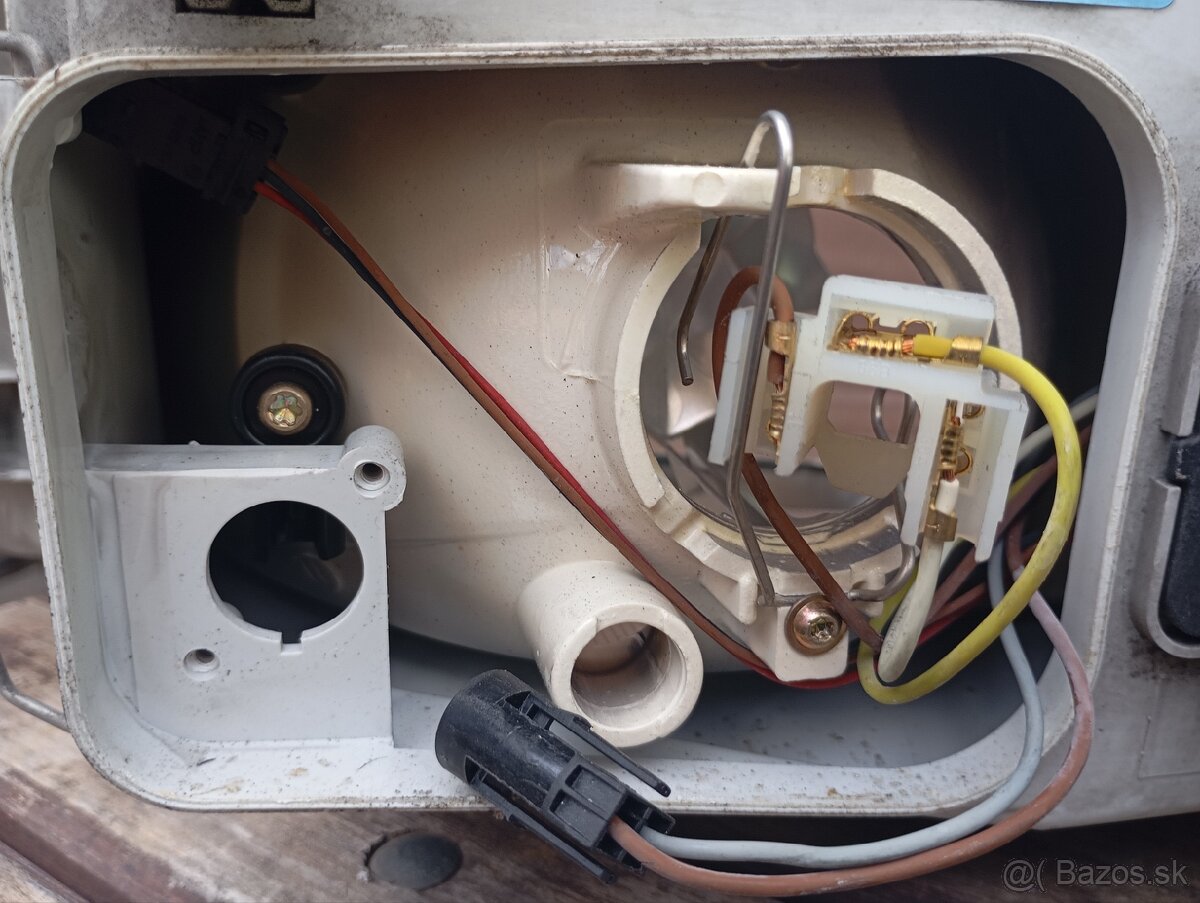 Škoda Octavia I predné svetlomety - 7