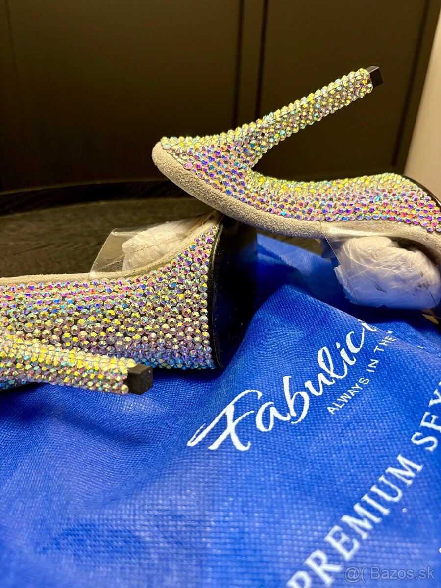 Súťažné plavky, topánky a doplnky - 7