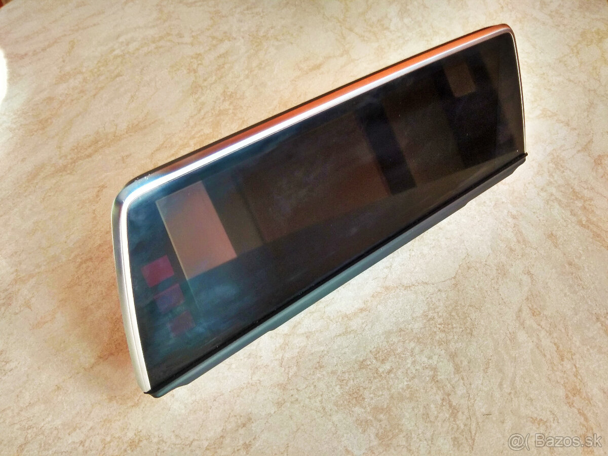 Centrálny Informačný Displej ( CID ) na BMW - 7