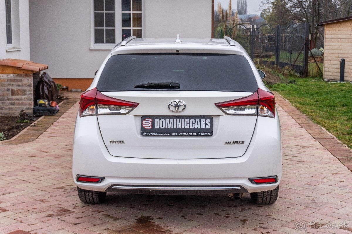 Toyota Auris Touring Sports 1.6 benzín - 7