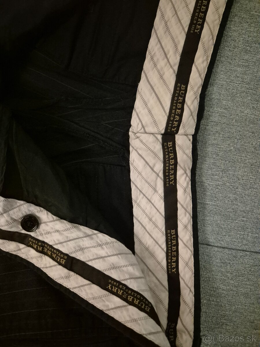 Predam Burberry nohavice Cierne - 7