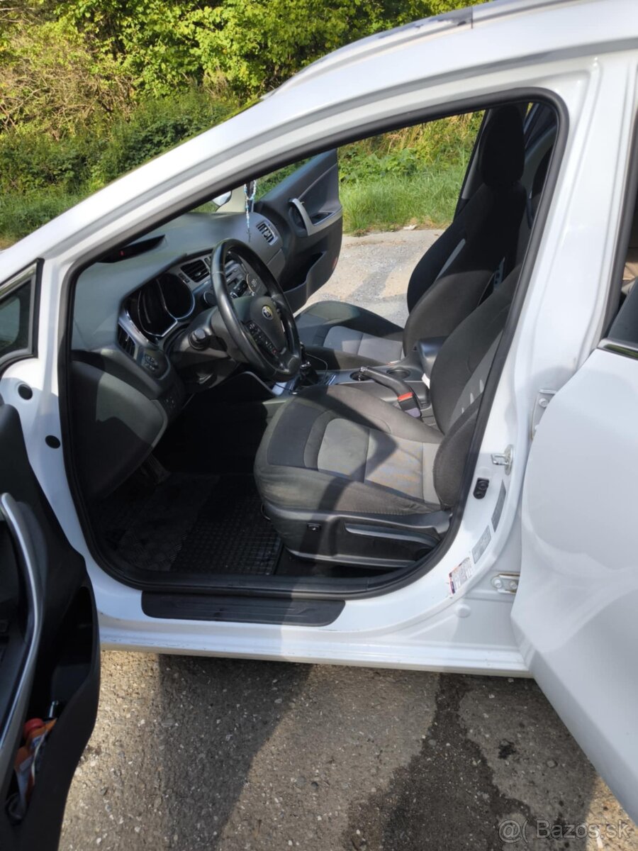 Kia ceed sw - 7