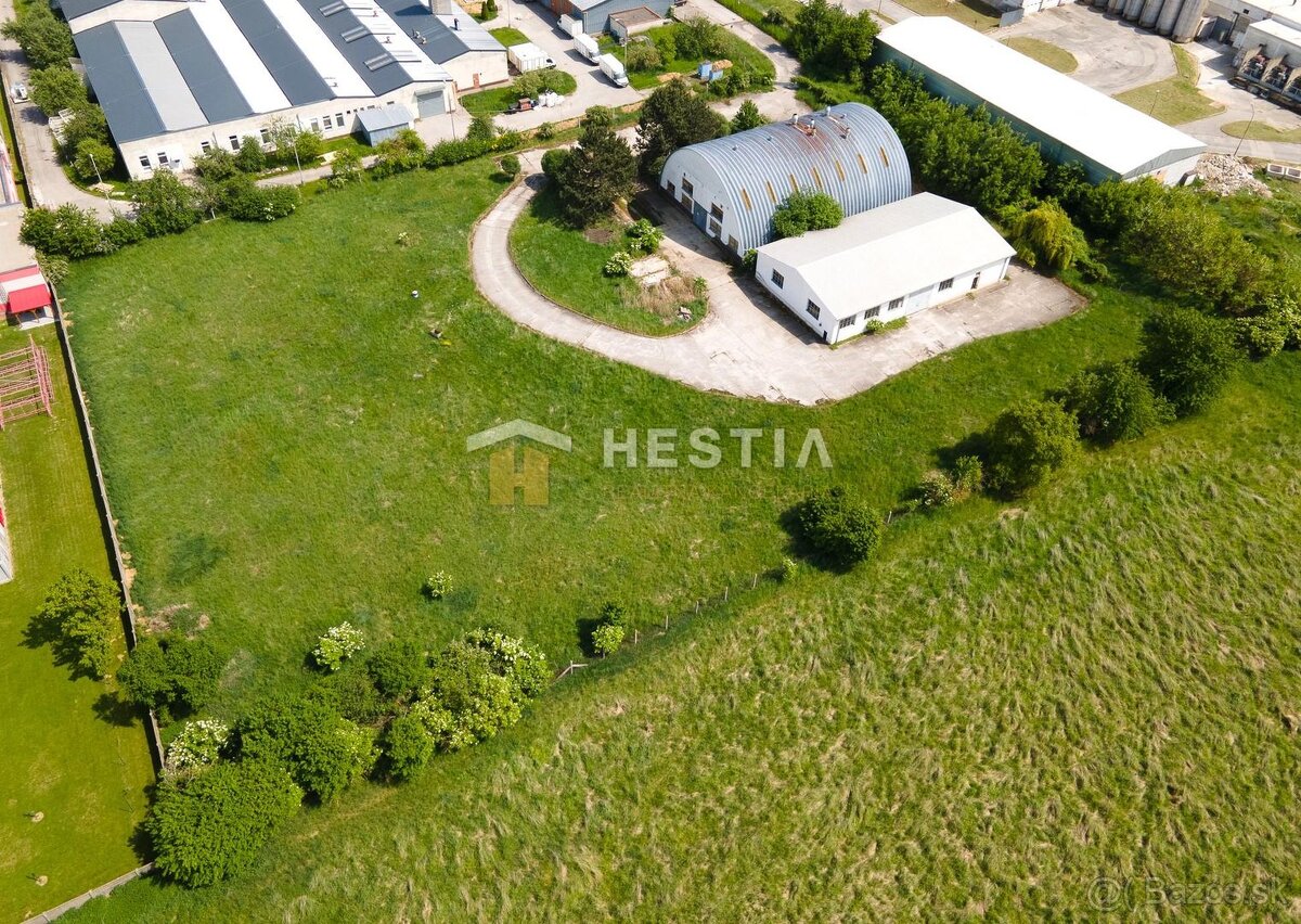 Skladový areál s pozemkom 10 000 m2 v priemyselnej zóne - 7