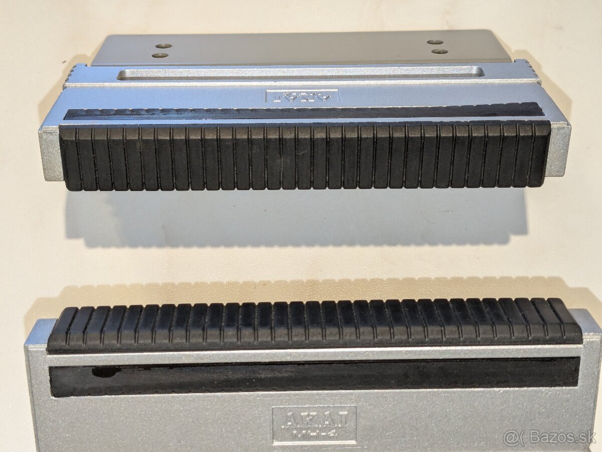 Akai MH4 - madla do racku - 7