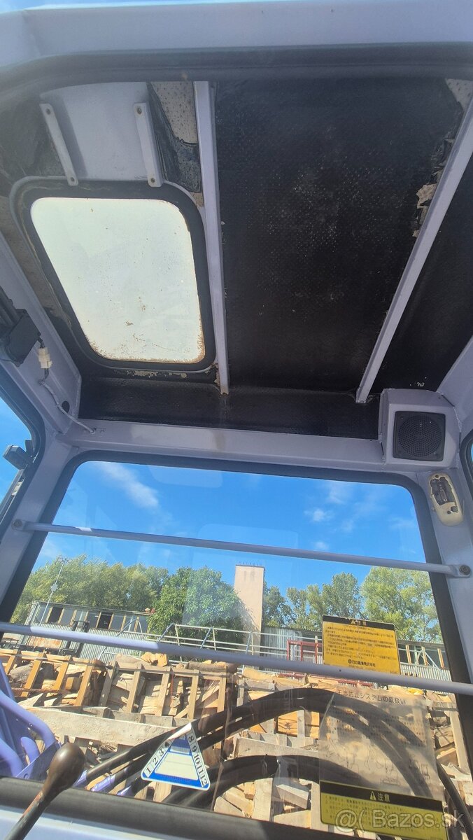 Na predaj Hitachi EX30UR-2 kompaktný pásový minibager na gum - 7