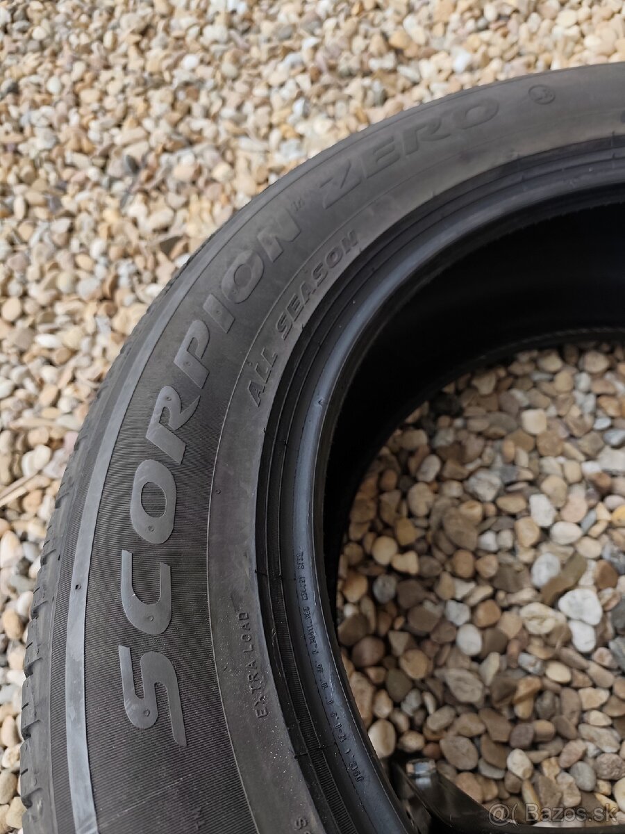 2x 255/60R20 Pirelli Scorpion Zero - 7