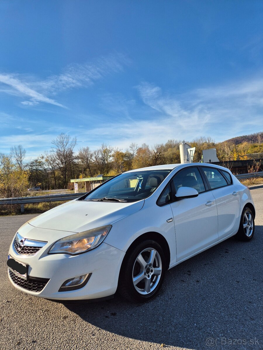 OPEL ASTRA 1.3CDTI 70KW ECOFLEX M5 2011 NOVÉ KÚPENÉ NA SK - 7
