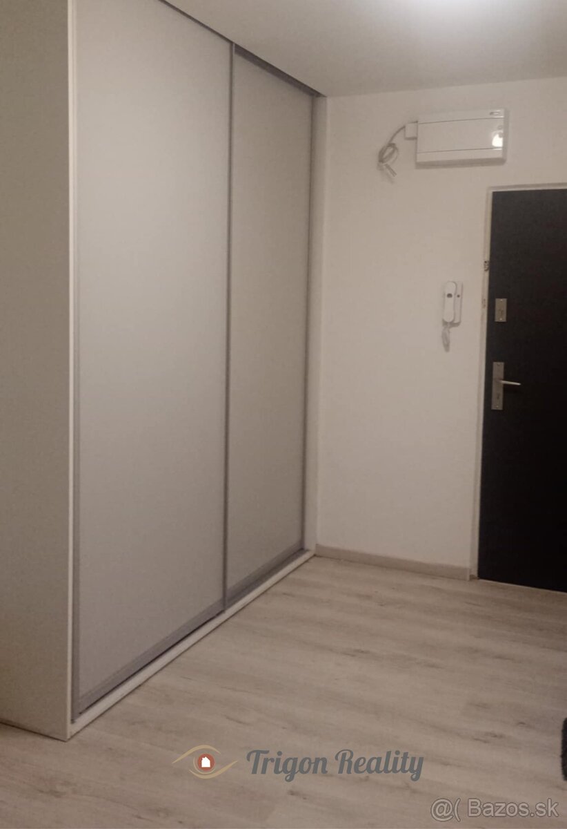 2 izbový novorekonštruovaný byt Komárno Cintorínsky Rad - 7