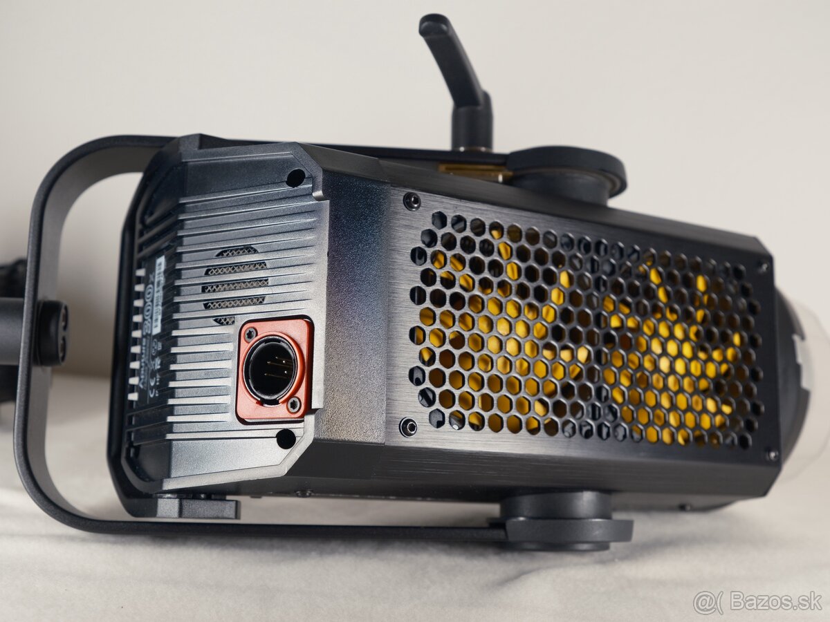 Aputure Light Storm 300X (V-mount, EU) - 7