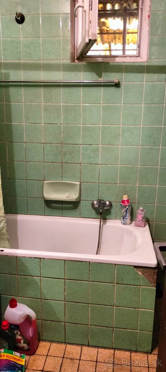 ČERVENÍK Na Predaj 2-podlažný RD s možnosťou autoservisu - 7