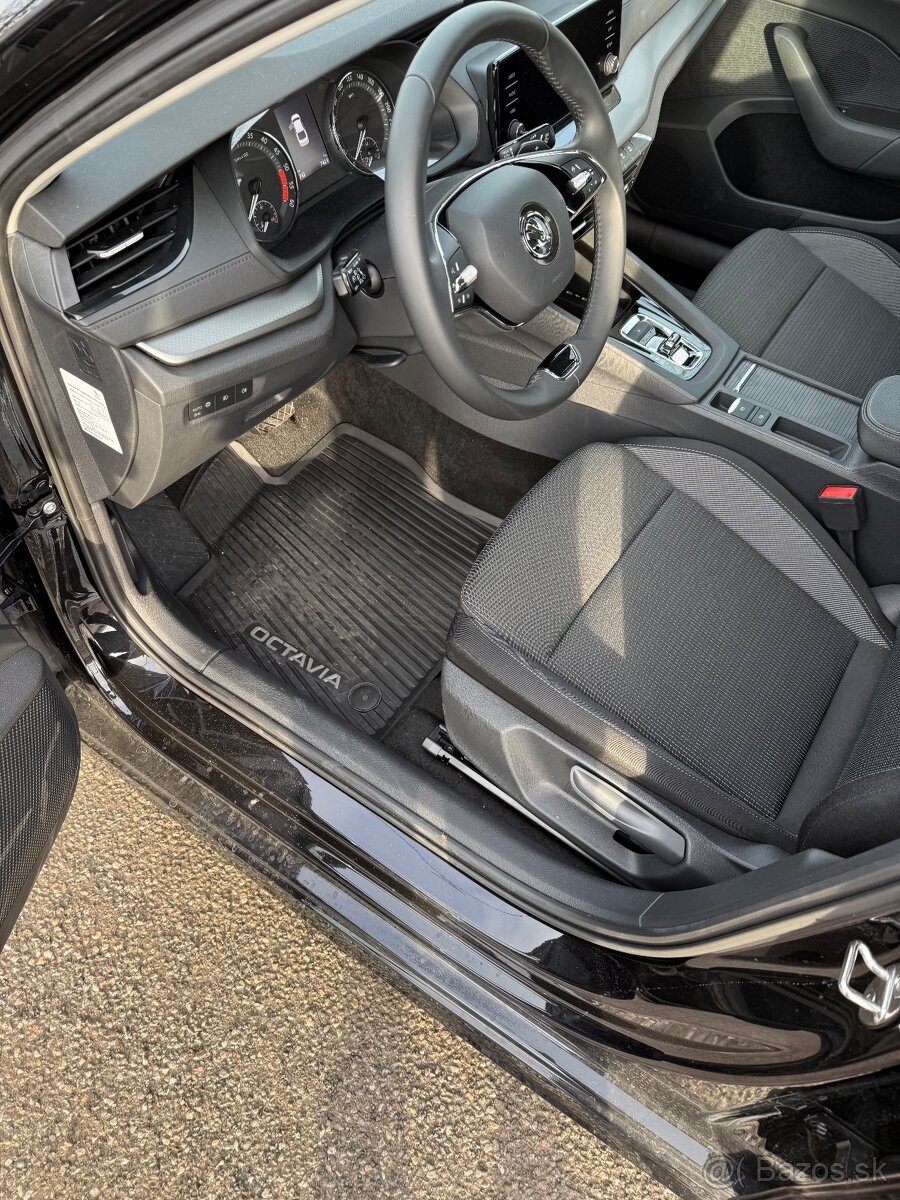 Predám škoda Octavia 2,0 TDI DSG - 7